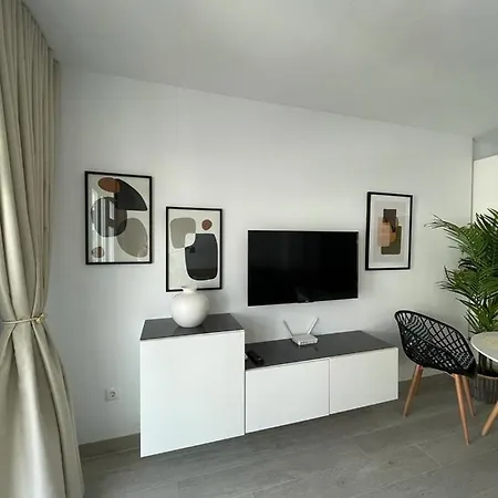 Apartment Center & Sea View Torresol *