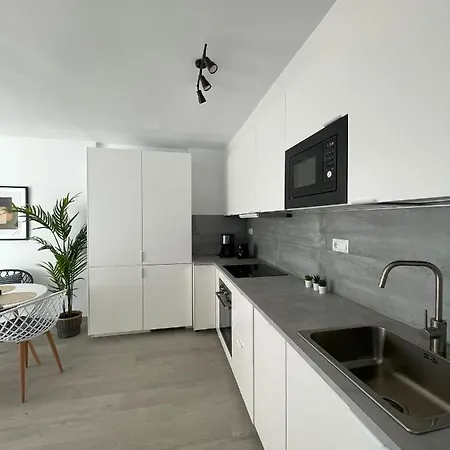 Apartment Center & Sea View Torresol *