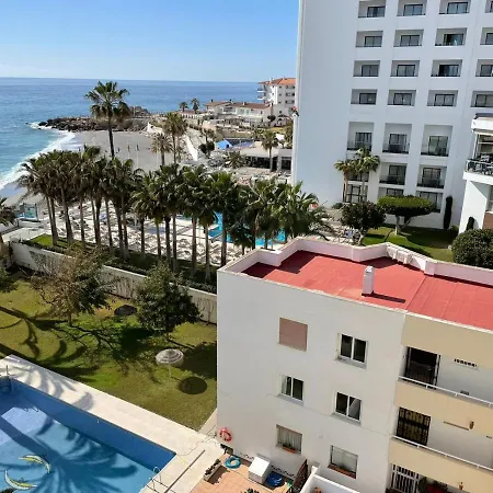 Center & Sea View Torresol شقة *