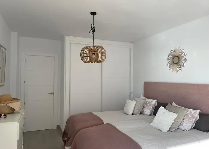 Center & Sea View Torresol Apartamento