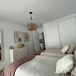 Apartment Center & Sea View Torresol