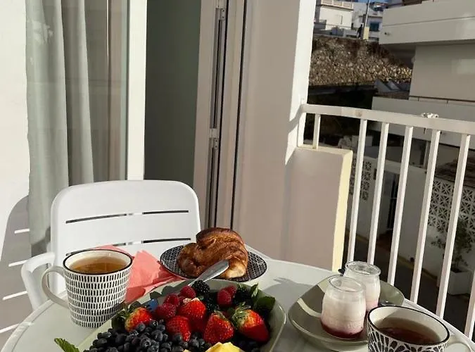 Center & Sea View Torresol Apartament *