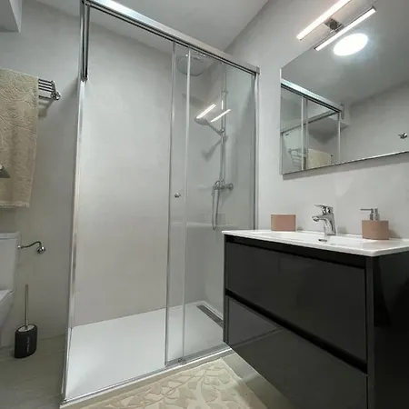 Center & Sea View Torresol 네르하