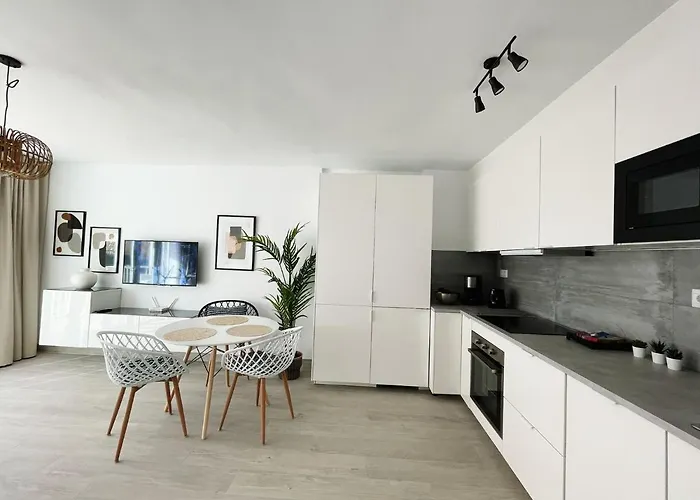 Center & Sea View Torresol *